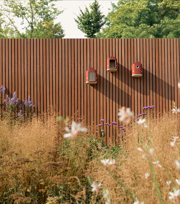 cosy insect hotel 18cm tuscan red